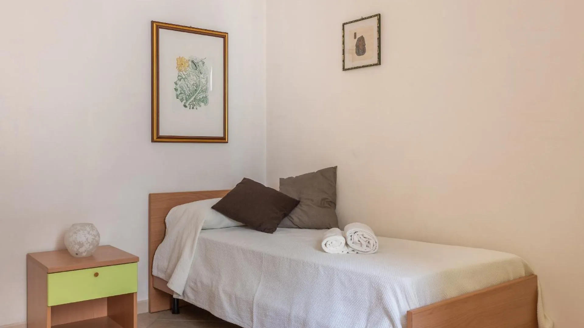 Grande Casa Nel Villaggio Scano Montiferro 0*,  İtalya